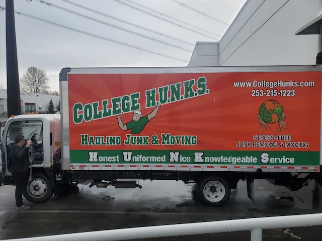 hunks-moving-truck