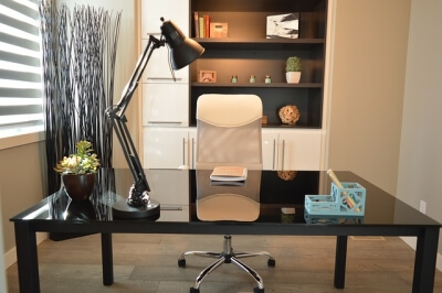 A neat and tidy office
