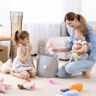 mother-and-2-daughters